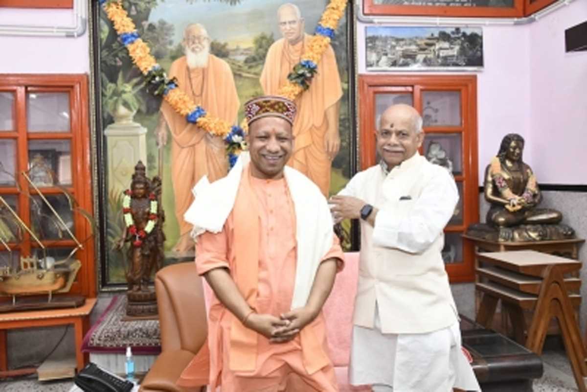 हिमाचल प्रदेश के राज्यपाल ने सीएम योगी से की शिष्टाचार भेंट हिमाचल प्रदेश के राज्यपाल ने सीएम योगी से की शिष्टाचार भेंट